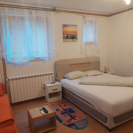 Apartman Anastasija Surcin Ngoại thất bức ảnh
