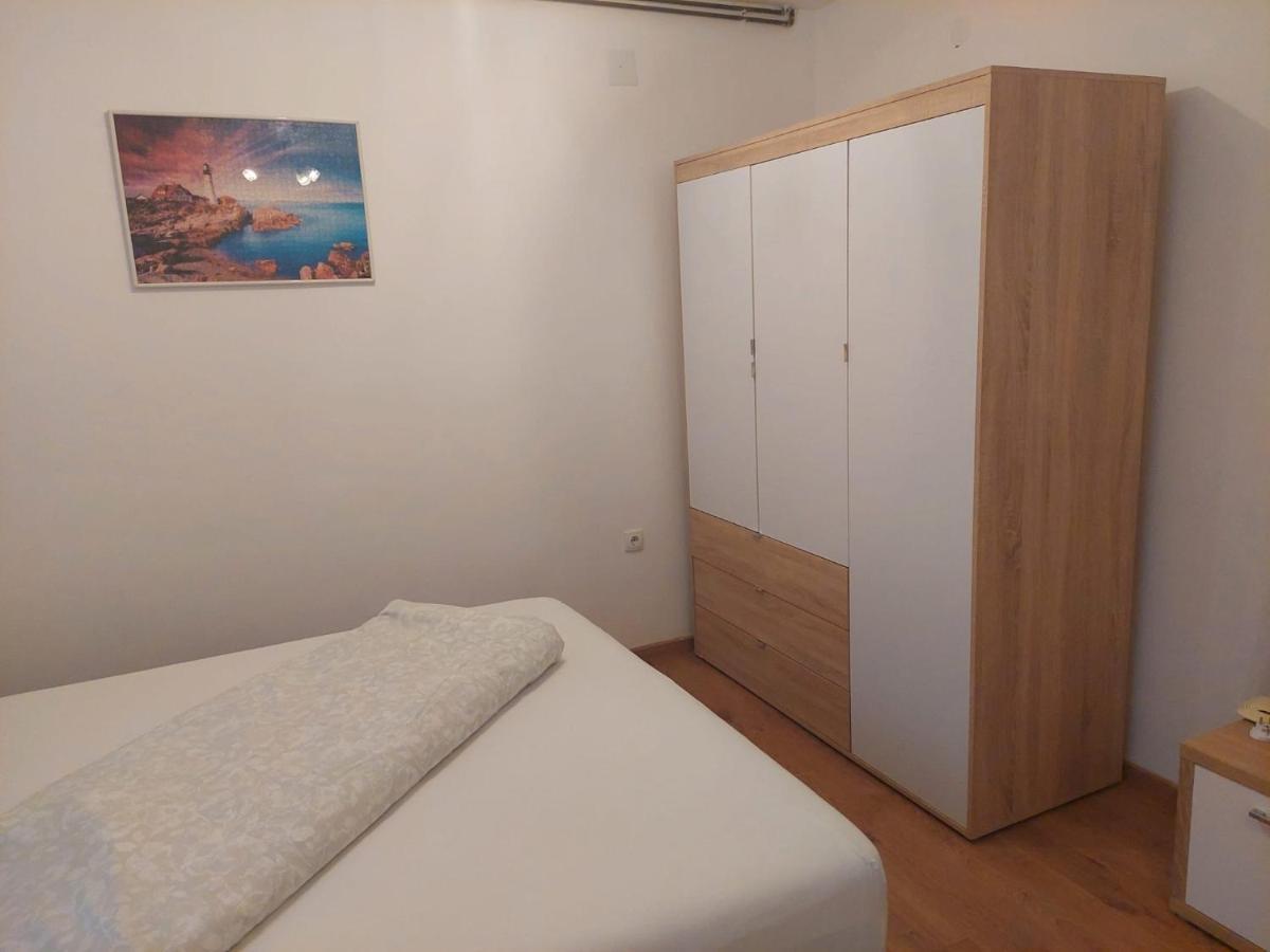 Apartman Anastasija Surcin Ngoại thất bức ảnh